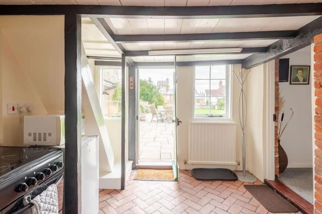 Cozy One-Bedroom Cottage In Great Tey Bagian luar foto