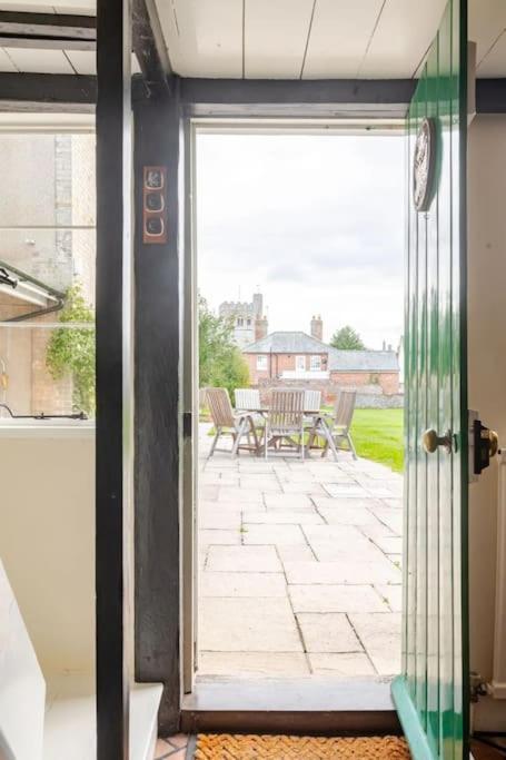 Cozy One-Bedroom Cottage In Great Tey Bagian luar foto